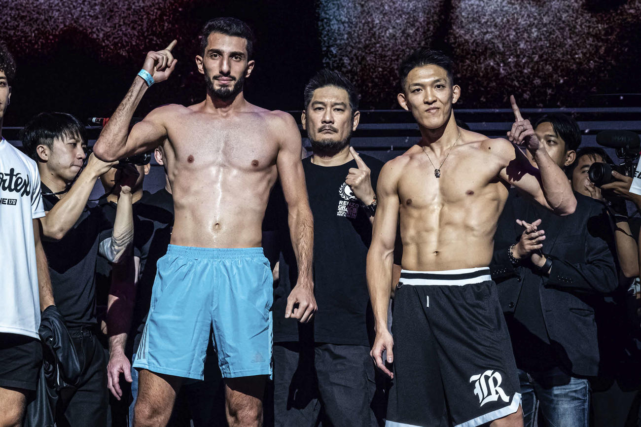 フェイスオフ時の野杁正明（右）とタクレティ（C）ONE Championship