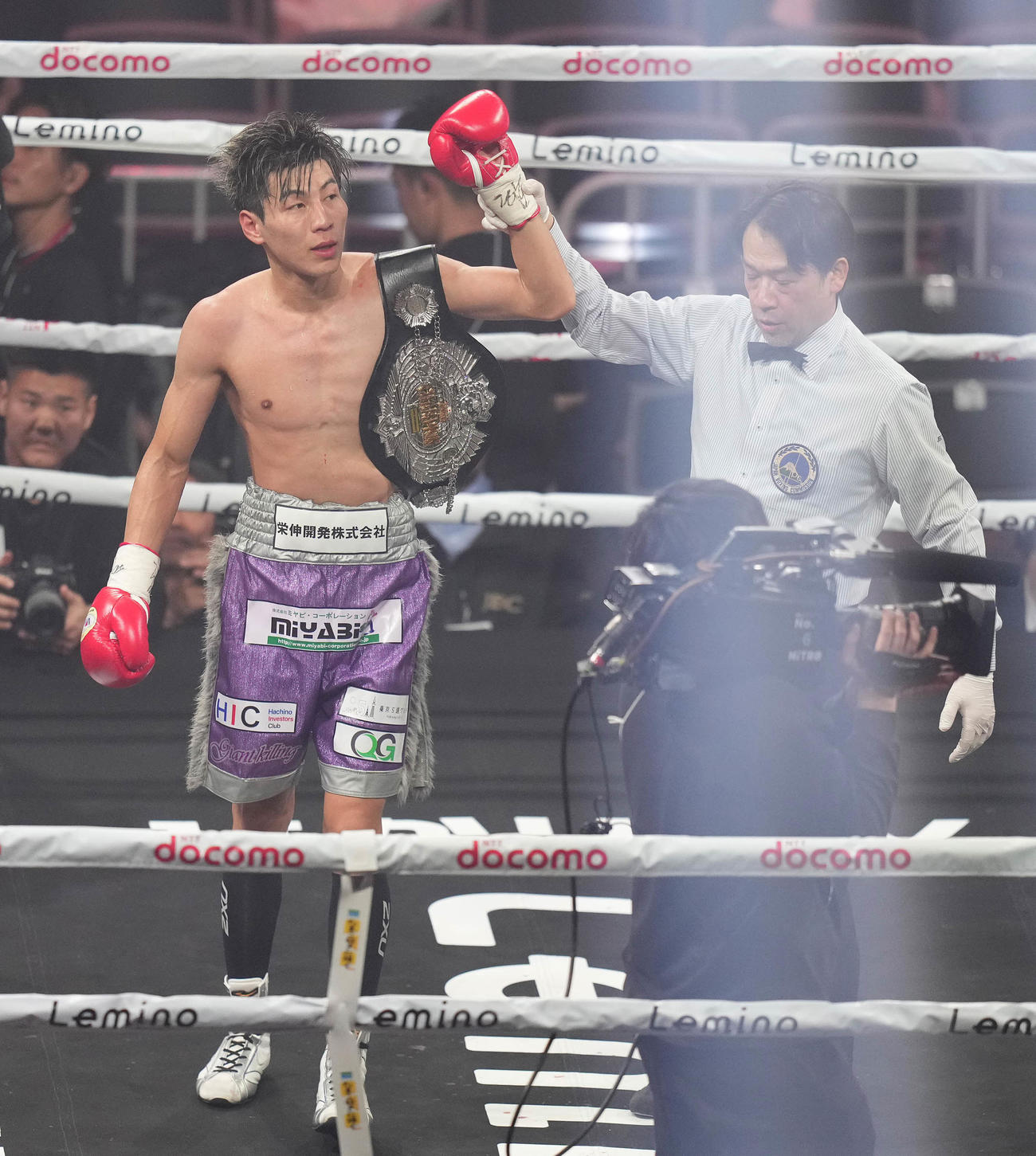 平野に判定勝ちした下町（撮影・鈴木みどり）