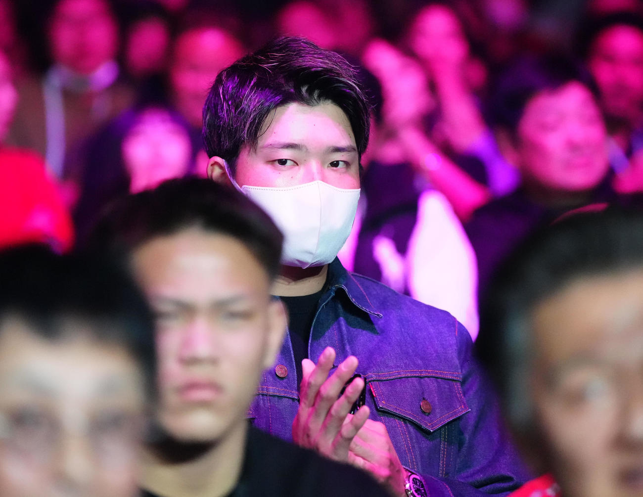 観戦に訪れたヤクルト村上（撮影・江口和貴）