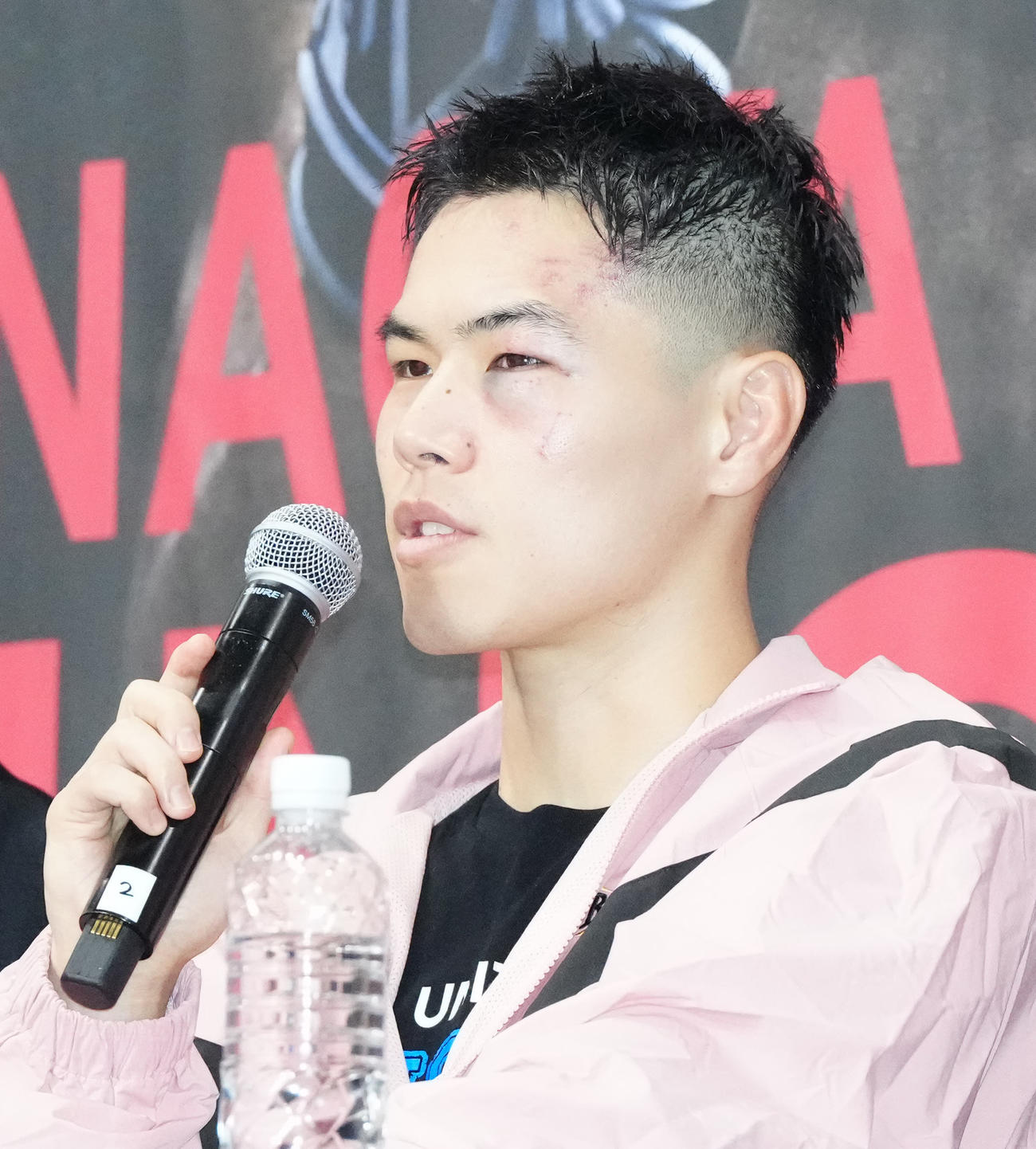 試合後、会見に臨む金芸俊（撮影・江口和貴）