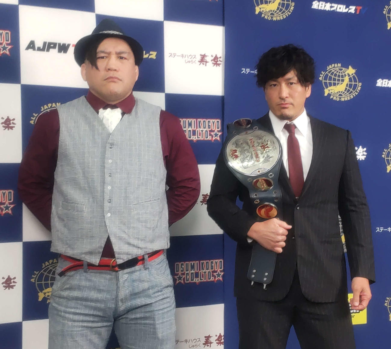 “むーちゃん”の権利をかけて戦う挑戦者・佐藤光留（左）と世界ジュニア王者MUSASHI