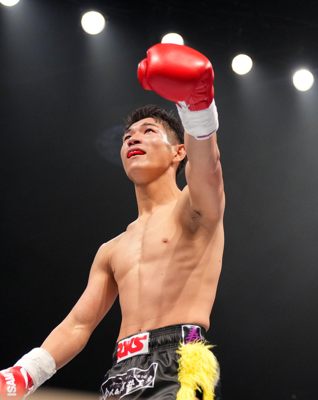 兼田将暉対玖村修平　1回、KO勝利する兼田将暉（撮影・横山健太）