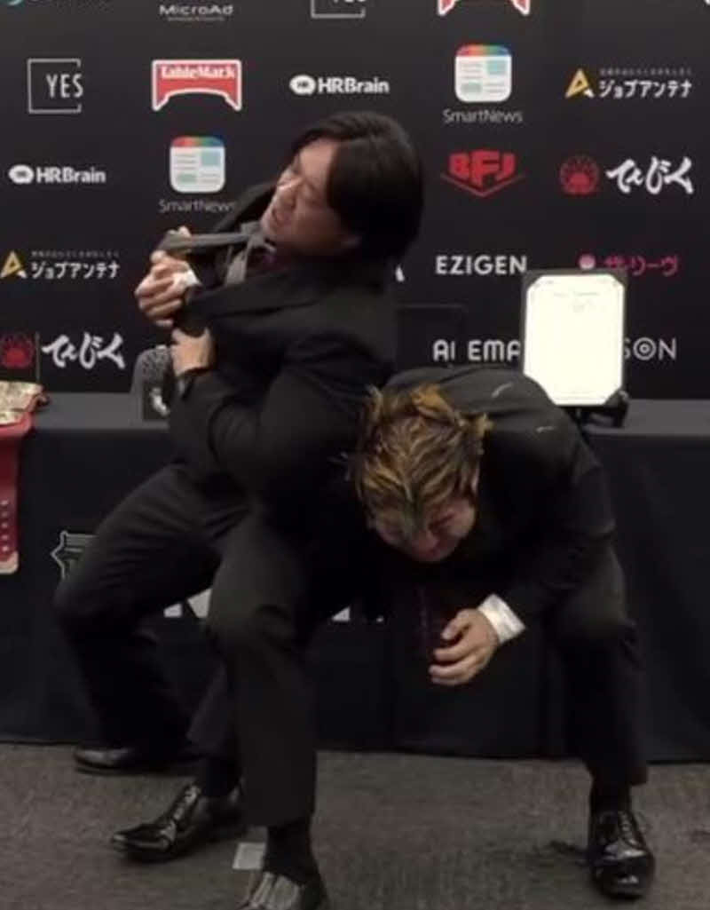 会見でも征矢学の右腕を痛めつけた遠藤哲哉（ノア公式YouTubeから）
