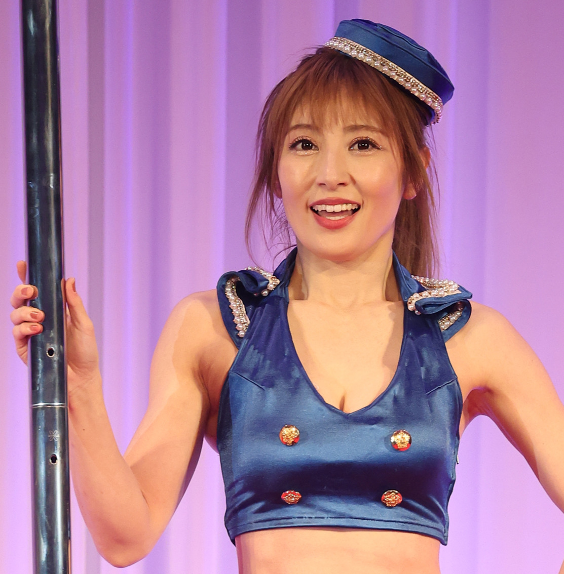 K－1】熊田曜子、妖艶ポールダンス披露 年間表彰式オープニングで