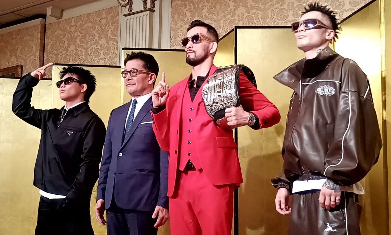 会見に出席した（左から）ヒロヤ、榊原信行CEO、クレベル・コイケ、篠塚辰樹