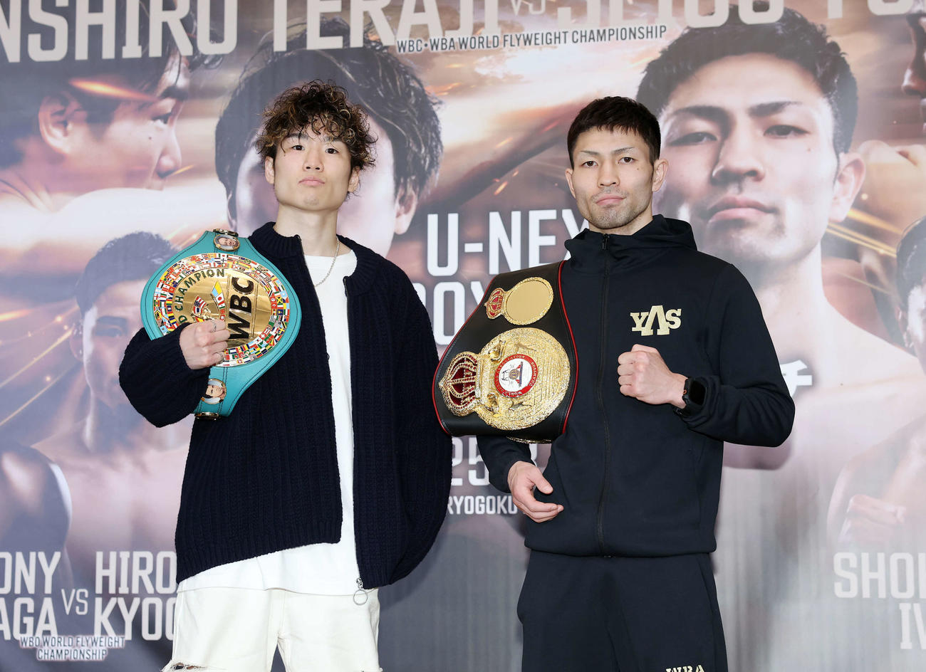 WBC・WBA世界フライ級王座統一戦に臨む寺地（左）とユーリ阿久井（撮影・鈴木正人）