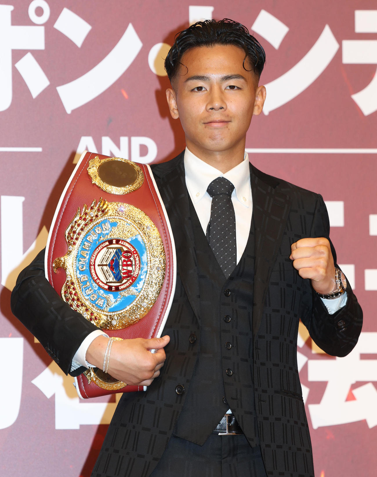 タイトルマッチの発表を行ったWBO世界バンタム級王者の武居（撮影・野上伸悟）