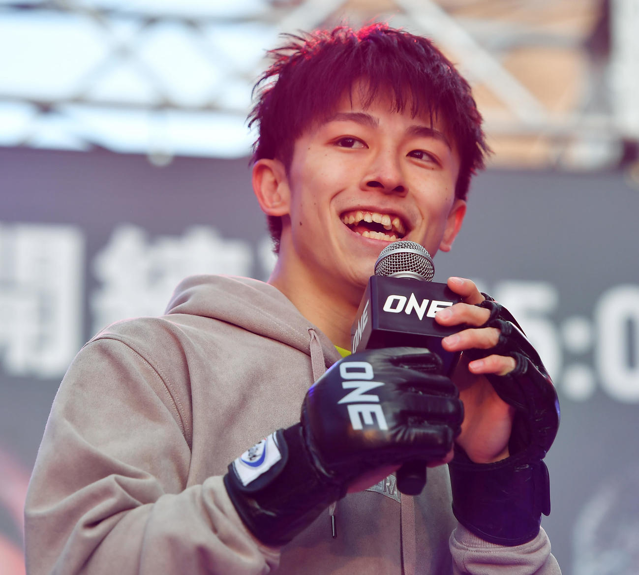 「ONE172」を前に公開練習を行った吉成（撮影・清水貴仁）