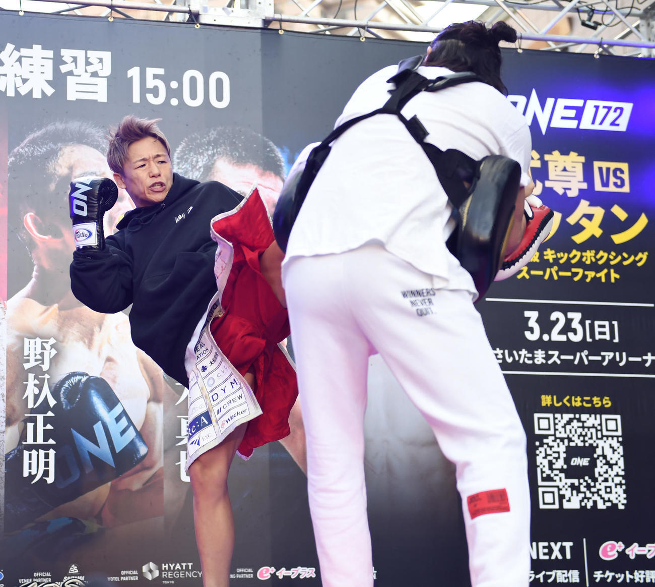 「ONE172」本番を控え公開練習を行った武尊（左）（撮影・清水貴仁）