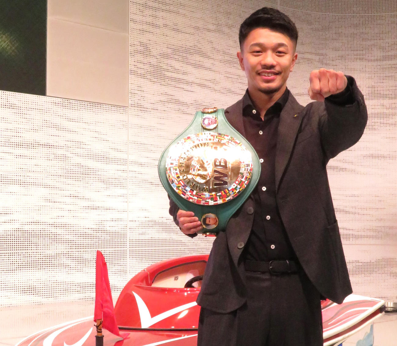 「BOATRACEプレミア」に初出演した中谷潤人（撮影・峯岸佑樹）