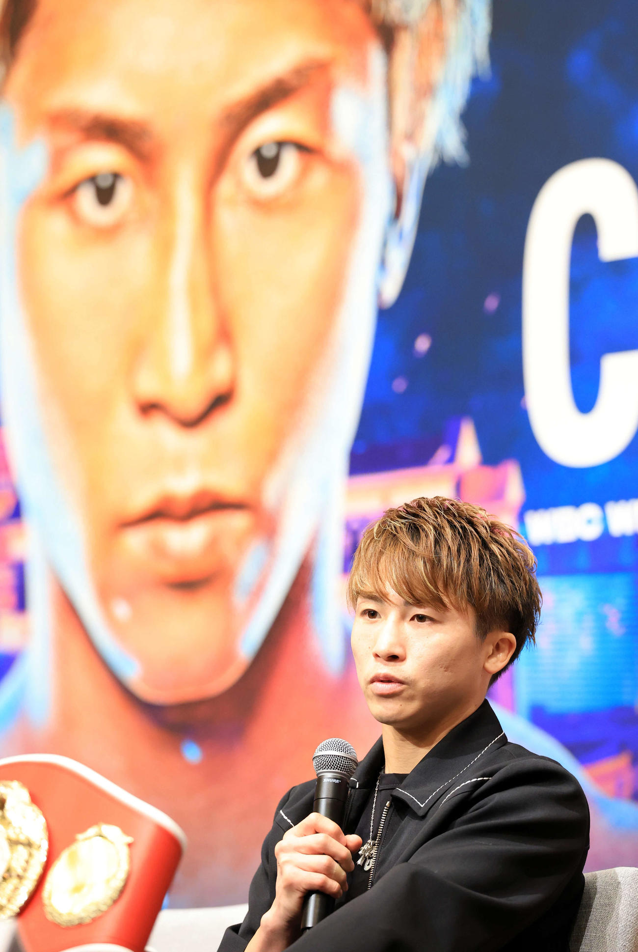 4団体統一世界スーパーバンタム級タイトルマッチ「井上尚弥　in　ラスベガス」の会見で思いを語る井上（撮影・浅見桂子）