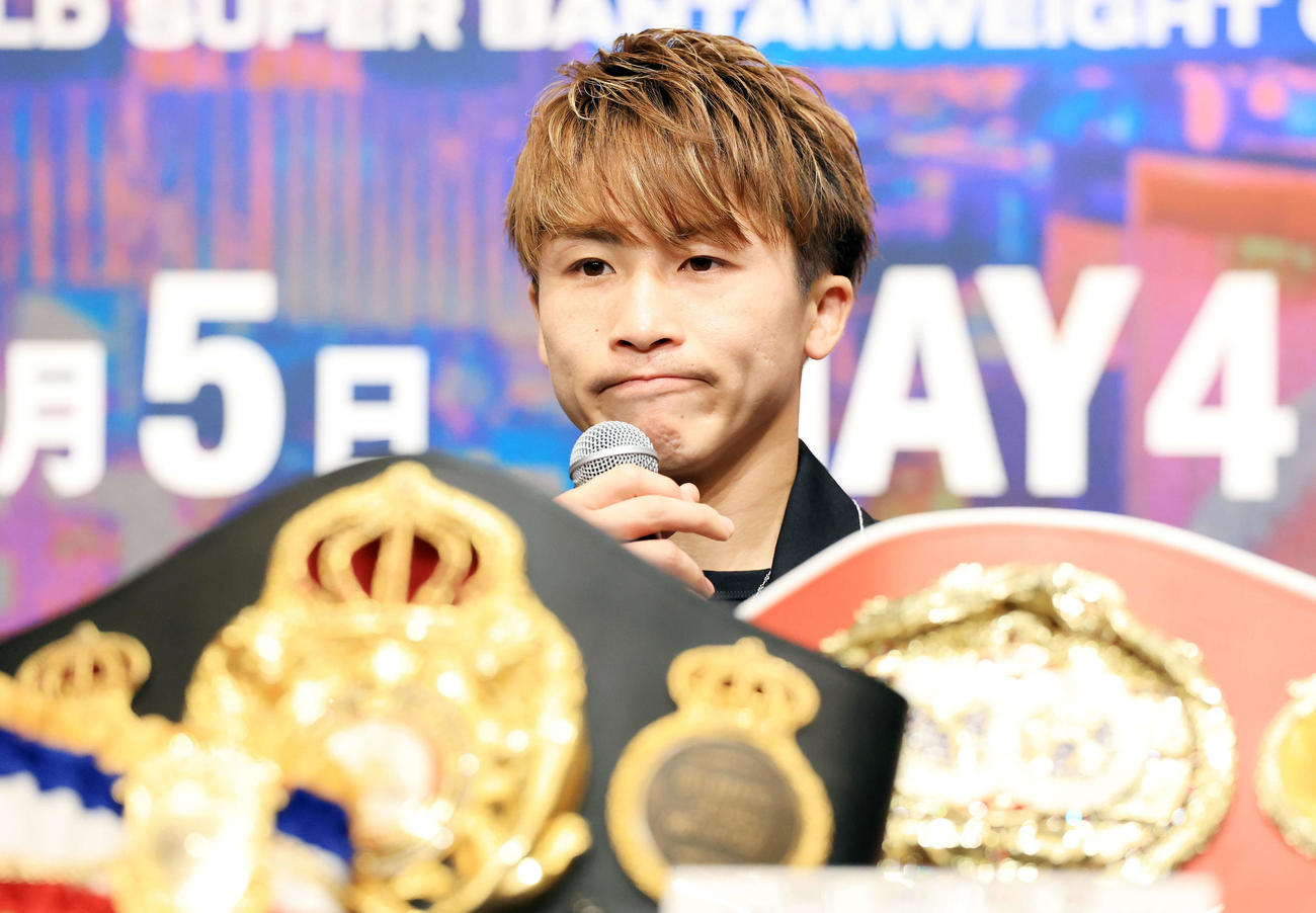 4団体統一世界スーパーバンタム級タイトルマッチ「井上尚弥　in　ラスベガス」会見で引き締まった表情で答える井上（撮影・浅見桂子）
