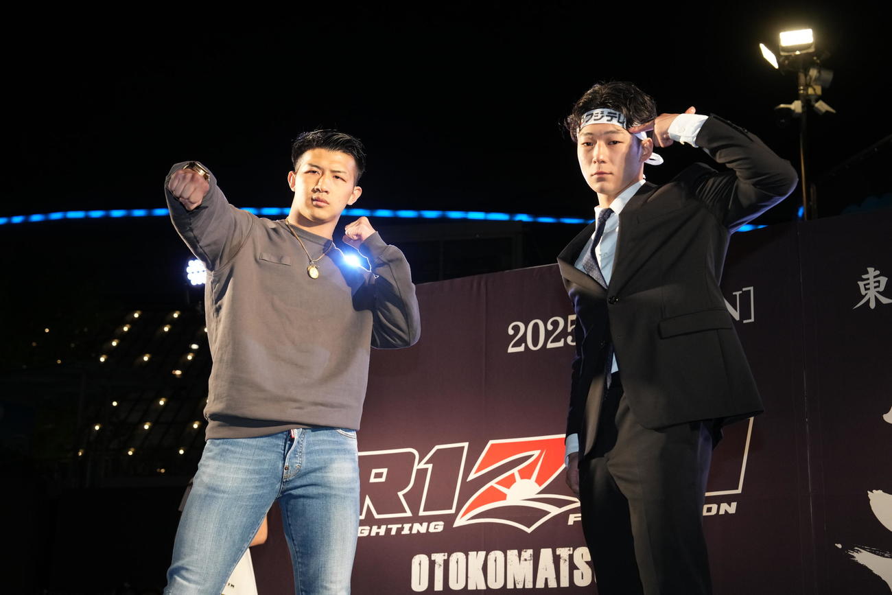 RIZIN男祭りで対戦が発表されフォトセッションに臨む朝久（左）とウザ強（撮影・小沢裕）