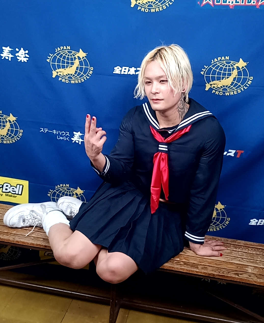 1番ホンモノっぽかったライジングHAYATOはセーラー服姿で「レッツ・パンク！」