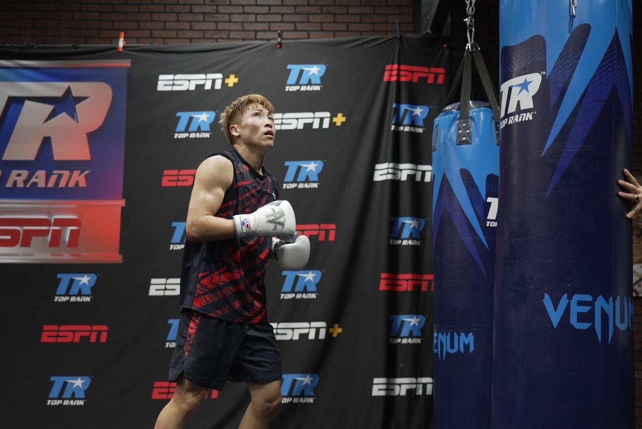 トップランクジムで練習する井上尚（大橋ジム提供）