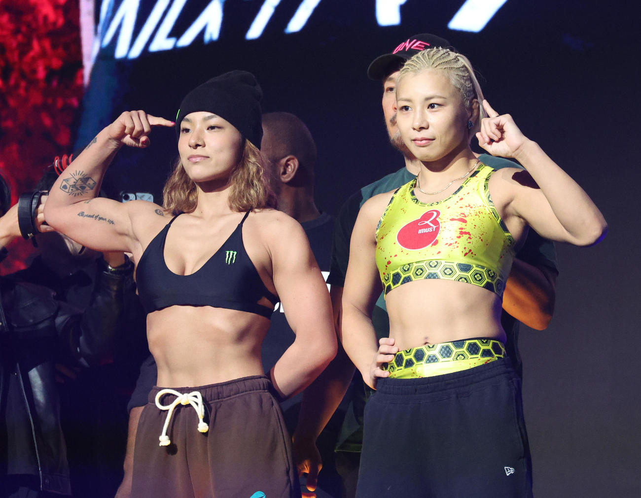 ONE167　記念撮影する平田樹（左）と三浦彩佳（2024年1月27日撮影）
