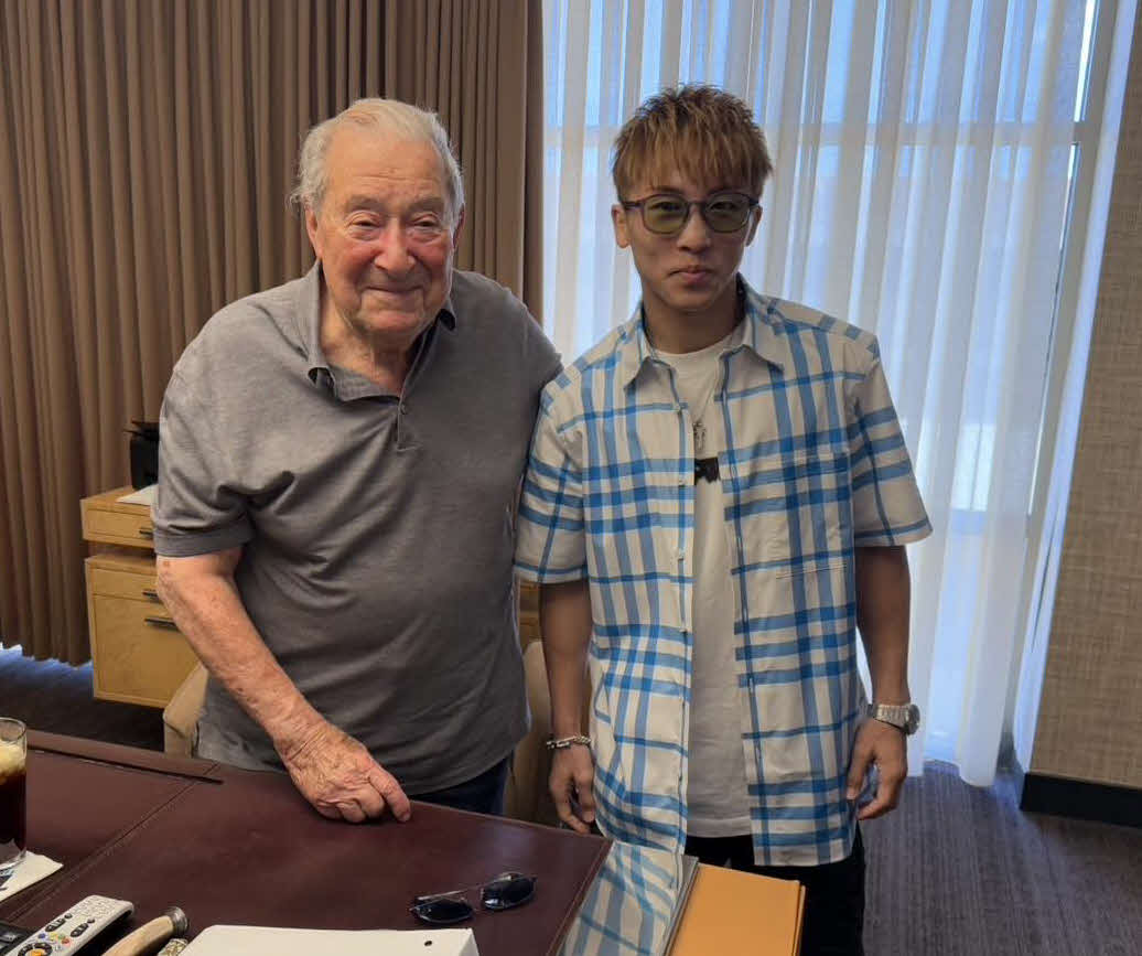 米プロモート大手トップランク社を訪れ、ボブ・アラムCEOと再会した井上尚弥（大橋ジム提供）