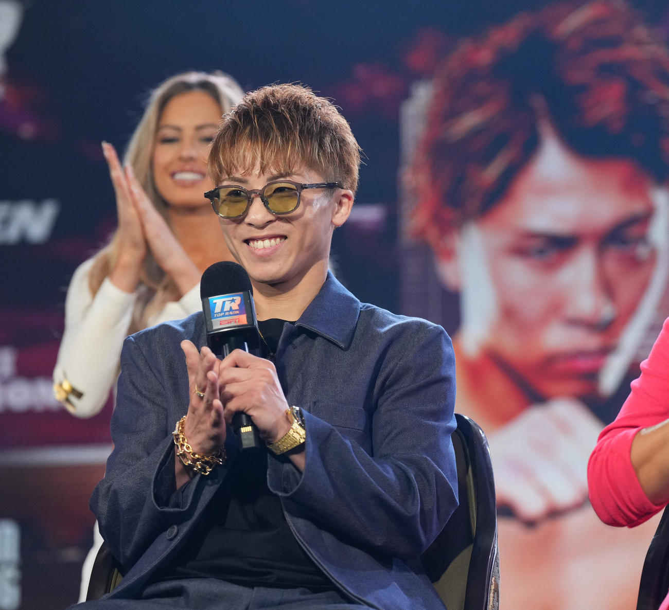 会見で抱負を話す井上（撮影・菅敏）