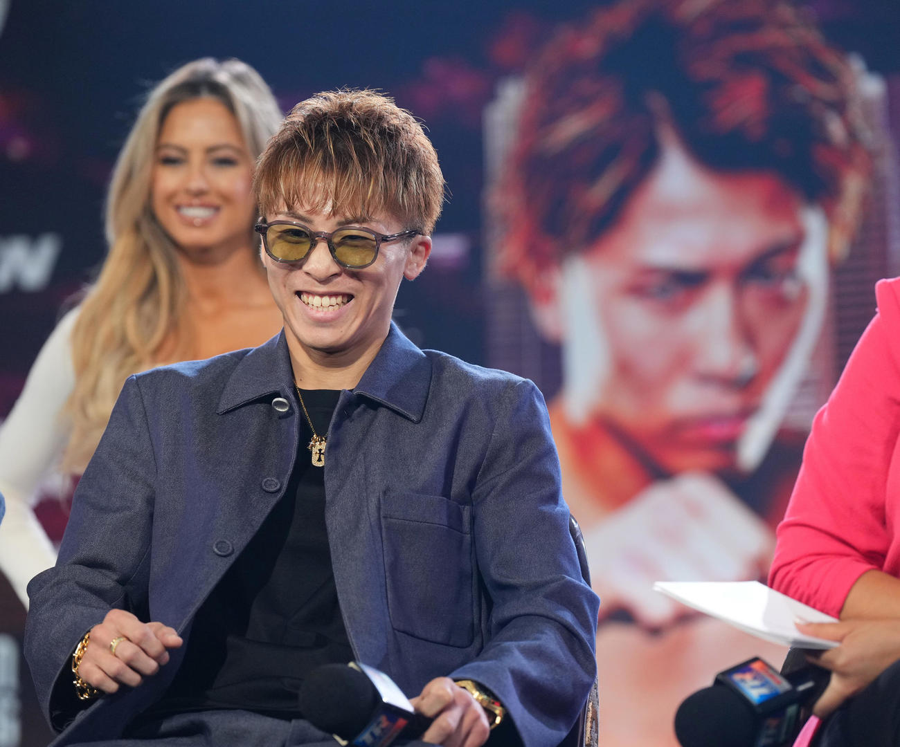 会見で抱負を話す井上（撮影・菅敏）