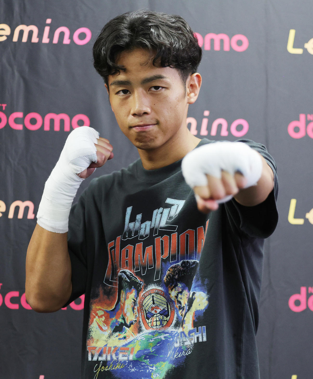 練習を公開したWBO世界バンタム級王者の武居（撮影・野上伸悟）