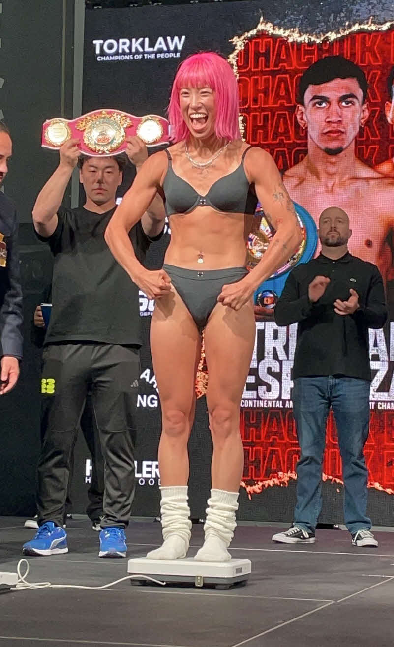 4度目防衛戦の計量をパスしたWBO女子世界スーパーフライ級王者昼田瑞希（三迫ジム提供）