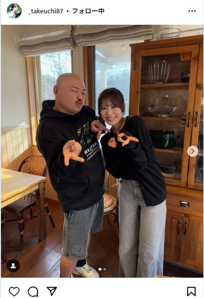 安田大サーカスのクロちゃんとツーショットに納まる竹内花（インスタグラムから）