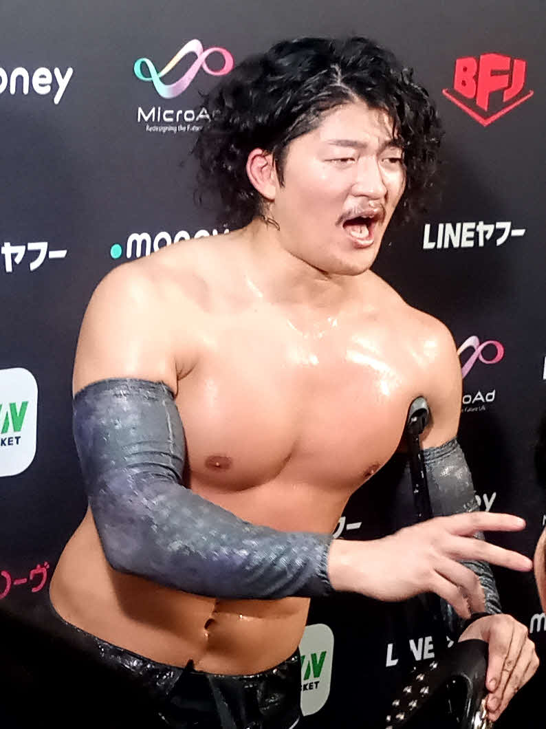 バックステージでも、会社に向かって「俺を推しなさい」と再度強調したOZAWA