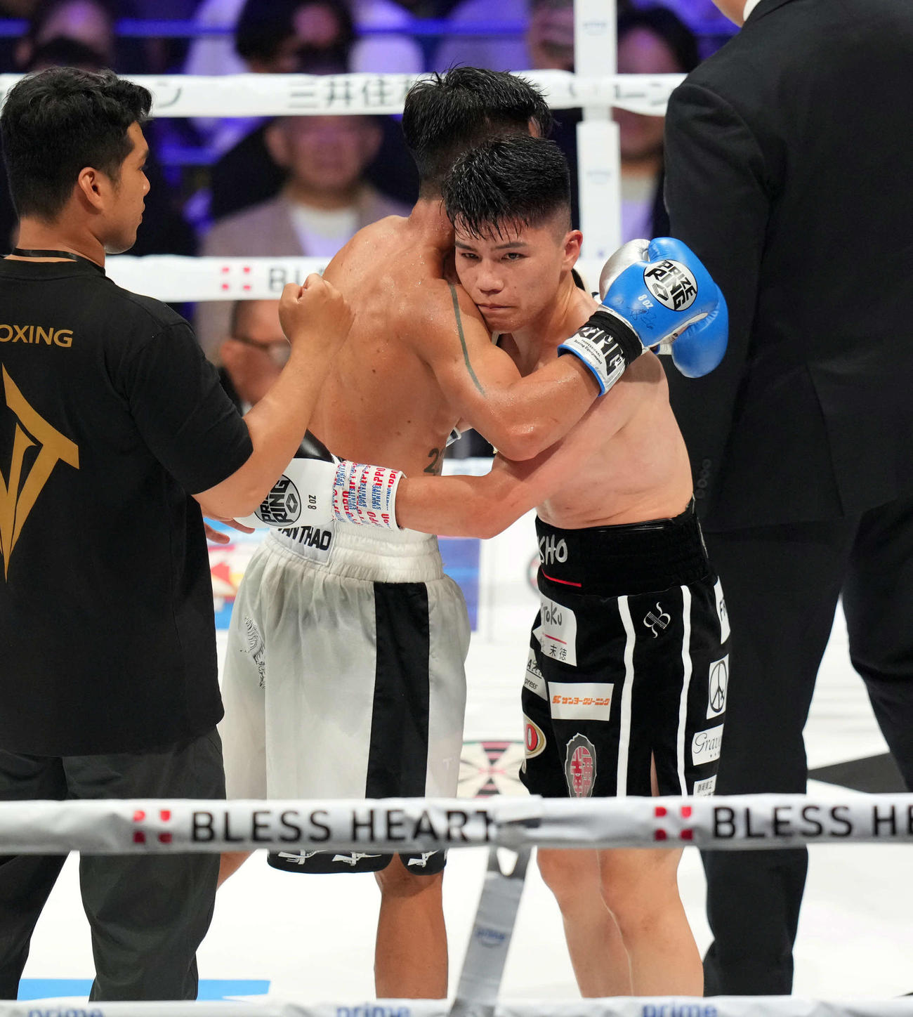 バン・タオ・トランに勝利した坪井（撮影・たえ見朱実）