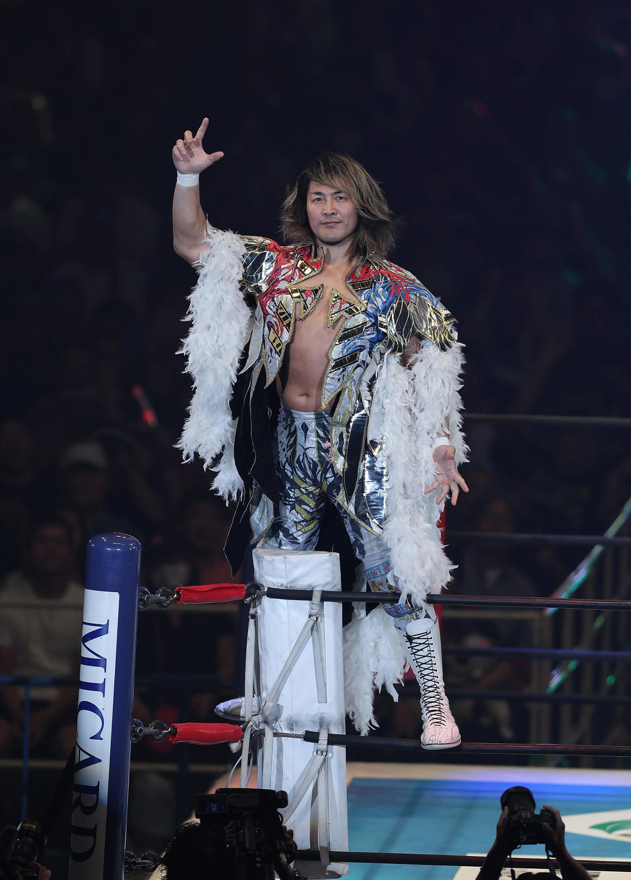 棚橋弘至対上村優也　入場する棚橋弘至（撮影・前田充）