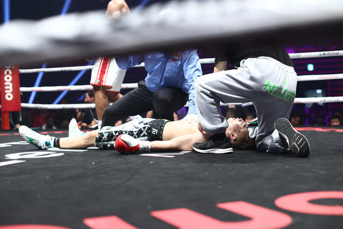 5回、ノーマンにKOで敗れた佐々木(撮影・河田真司)