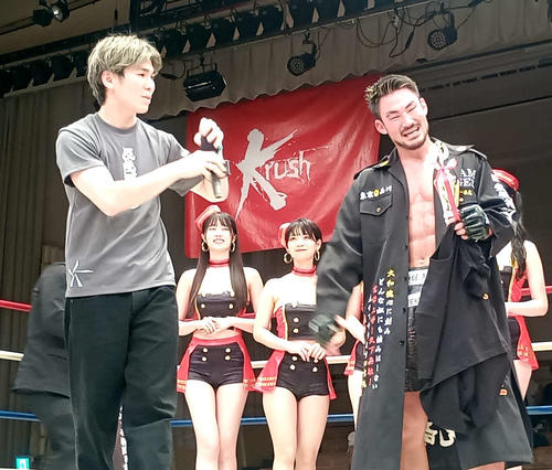 【Krush】メインのOFG戦で勝った神保克哉を反乱軍が勧誘も「興味ないっす、すいません」 - 格闘技 : 日刊スポーツ