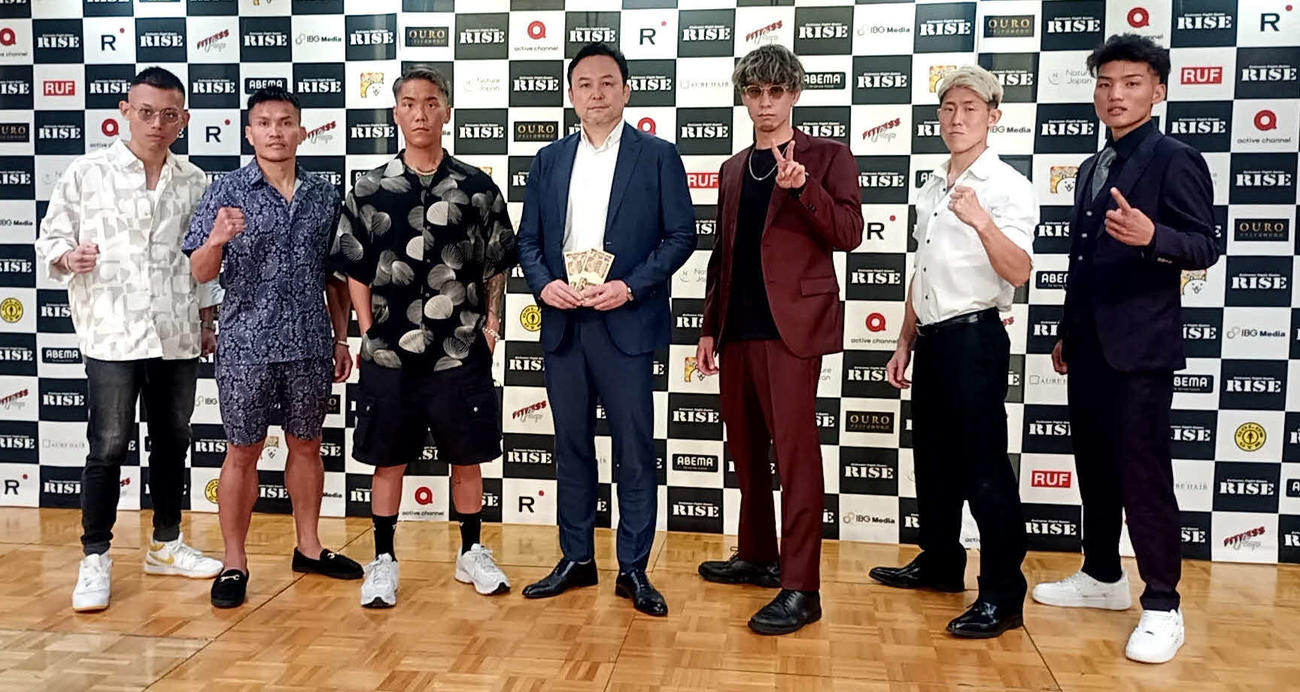 200万円争奪トーナメントに出場する（左から）野村太一、スアレック・TEPPEN GYM、山口裕人（伊藤隆代表）木村“ケルベロス”颯太、ケースケ、森本現暉