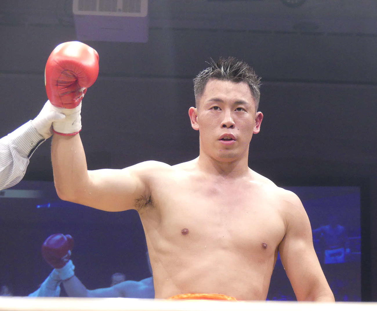 判定勝利でプロデビュー3連勝を飾った荒本一成
