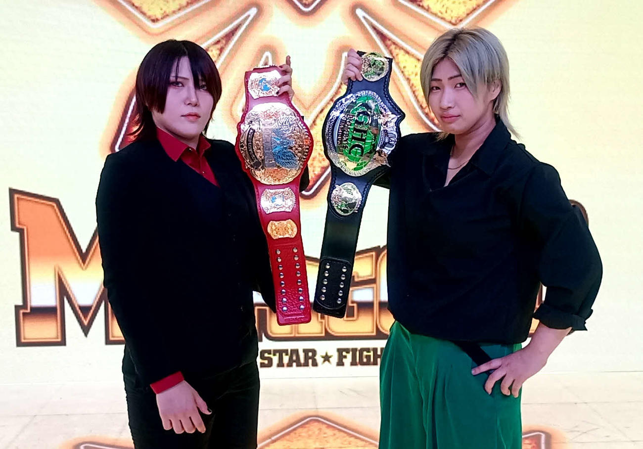 2冠戦で激突するマリーゴールド・ワールド王者林下詩美（左）とGHC女子王者彩羽匠