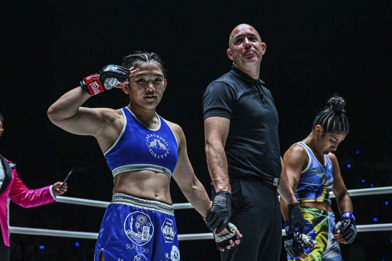 一本勝ちしてポーズを決める澤田千優（C）ONE Championship