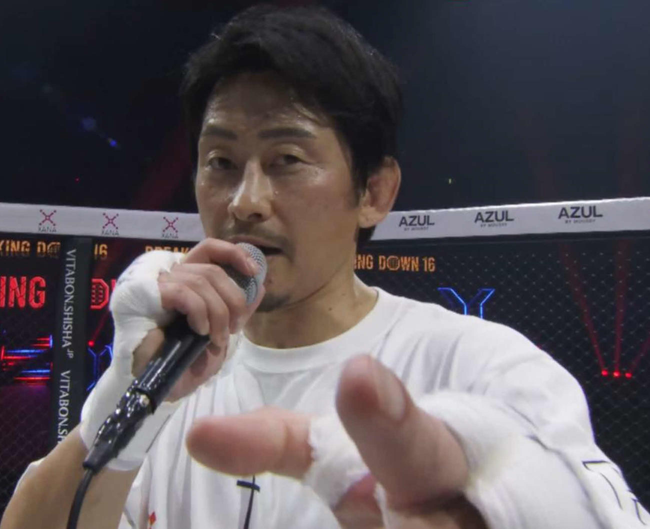 飯田将成へ呼びかけた啓之輔（ブレイキングダウン配信から）