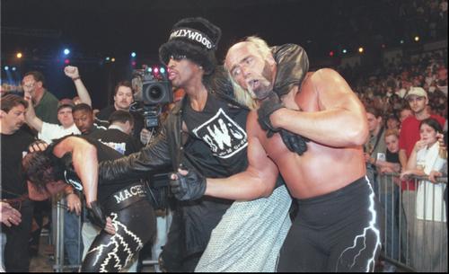 ホーガンさん死去 WWE「レッスルマニア」発案のマクマホン氏「世界は