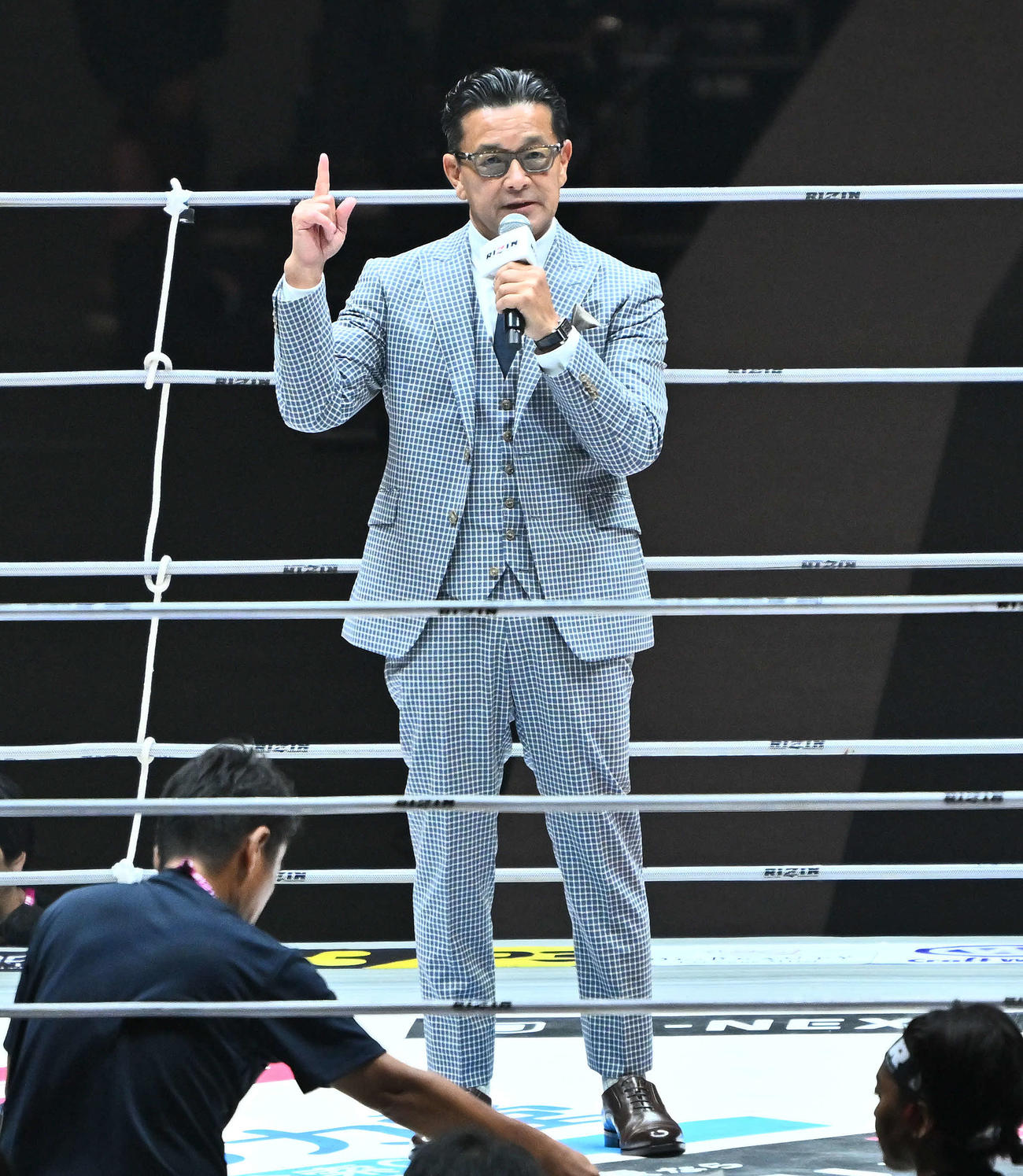 あいさつする榊原氏（撮影・滝沢徹郎）　