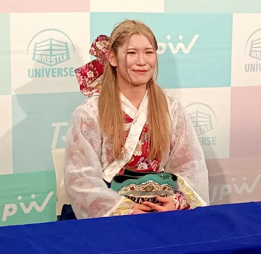 大田区大会でインター王座を戴冠した直後の宮本もか