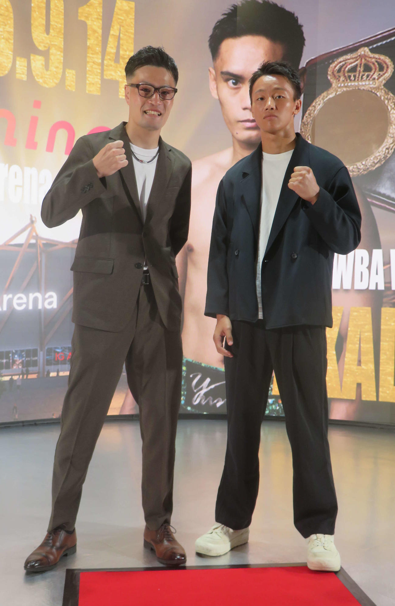 9月14日、名古屋IGアリーナで日本ライト級王座決定戦に臨む同級1位村上雄大（左）と同級2位今永虎雅