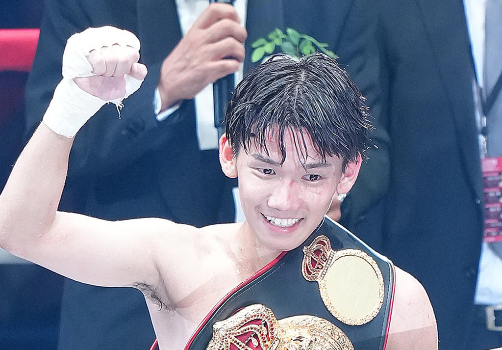 30日、WBA世界ライトフライ級王者となった高見亨介