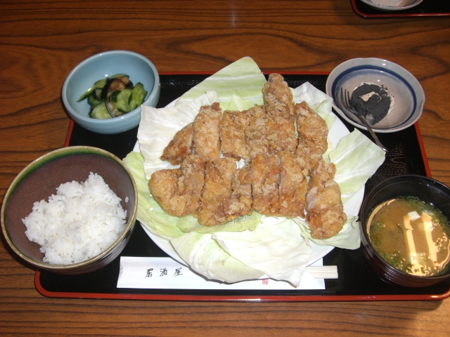 長野県松本市の名物「山賊焼き」