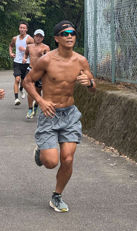 静岡合宿でロードワークするWBO世界バンタム級王者武居由樹（大橋ジム提供）
