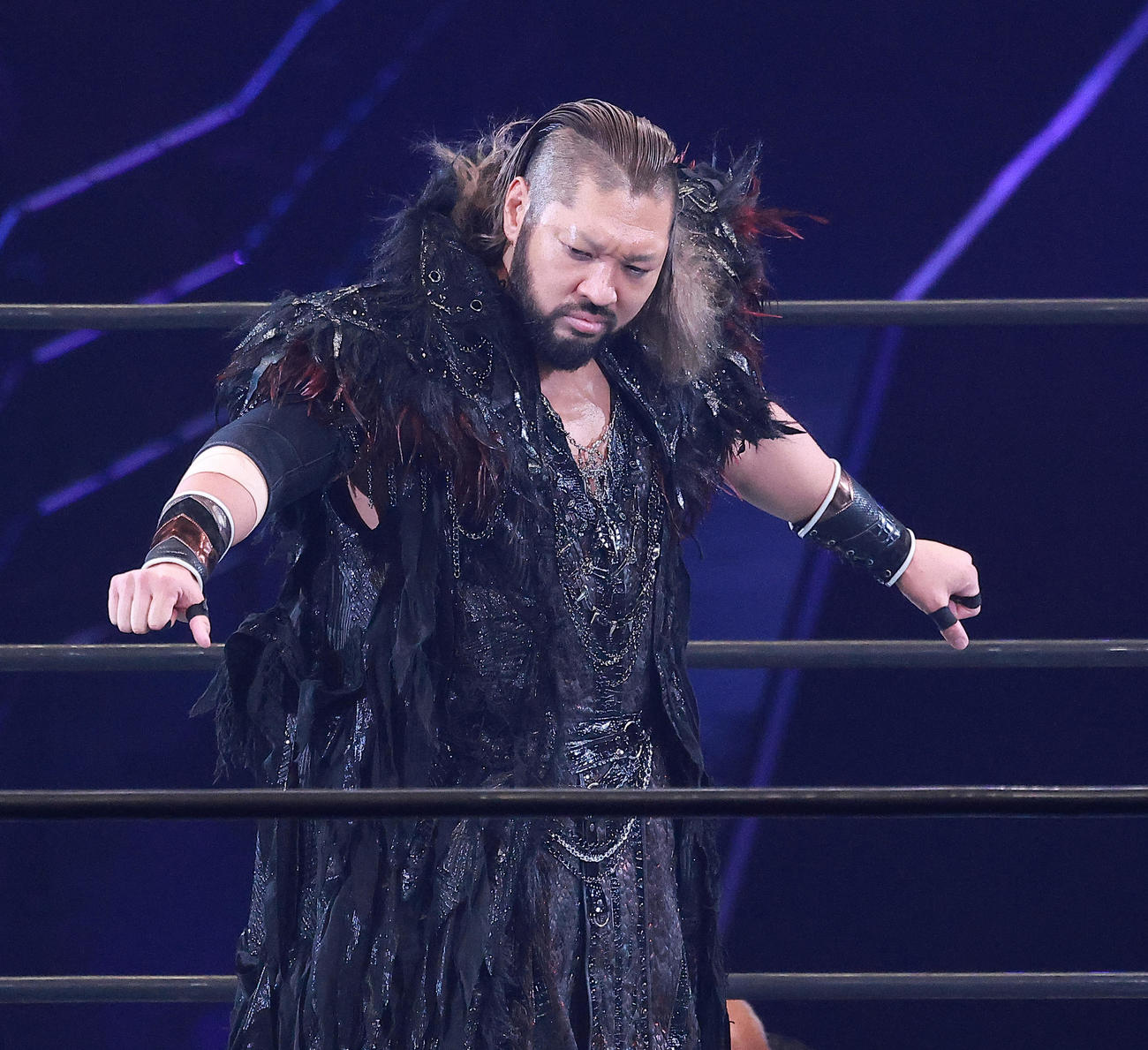 EVIL（撮影・中島郁夫）