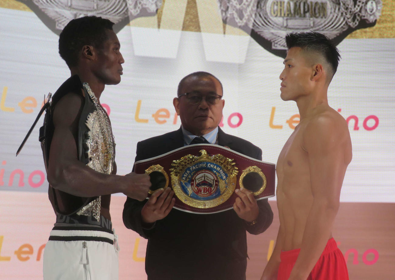 WBOアジア・パシフィック・ウエルター級王座決定戦も兼ね、日本同級王者セムジュ・デビッド（左端）に挑む同級11位野上昂生（右端）