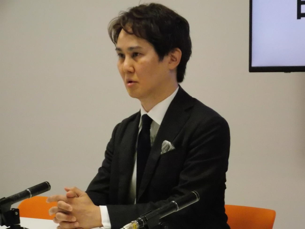 練習中の事故について発表した日本ボクシング連盟の仲間達也会長（撮影・松本航）