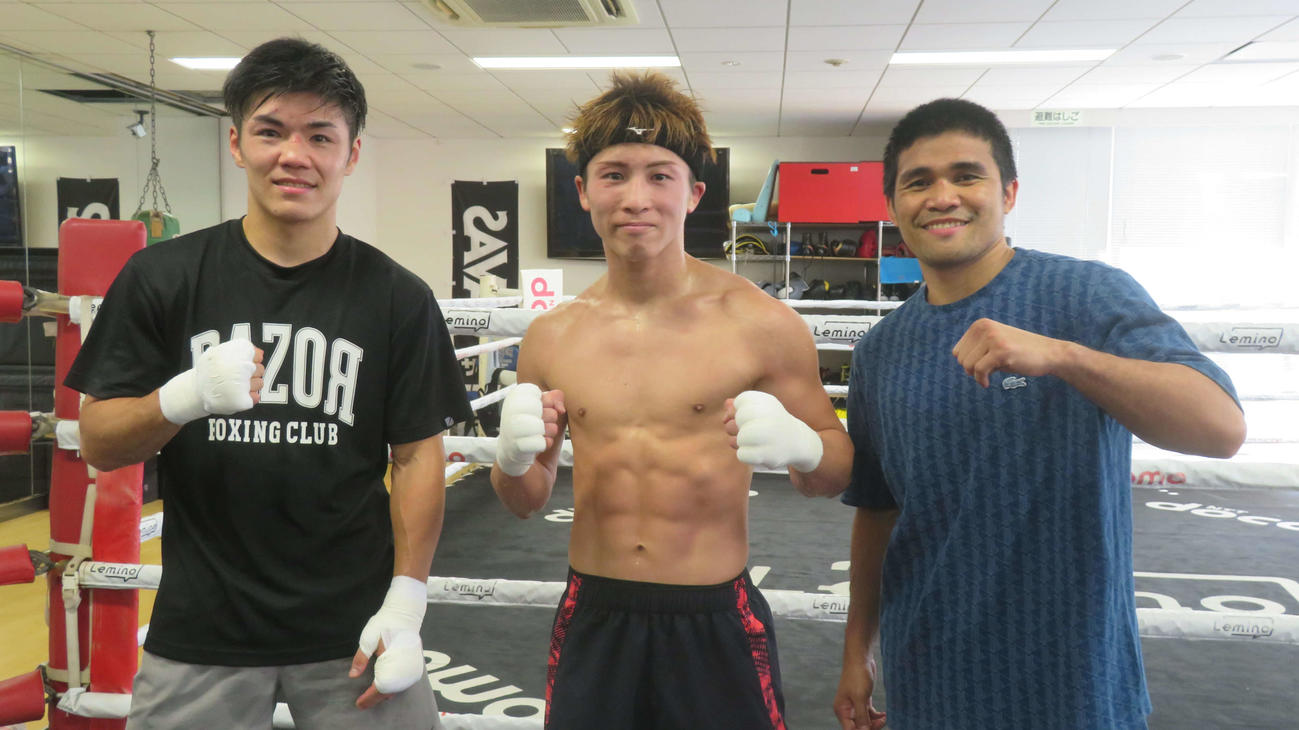 中野幹士（左端）、マーロン・タパレス（右端）の2人合わせて計10回のスパーリングを消化した井上