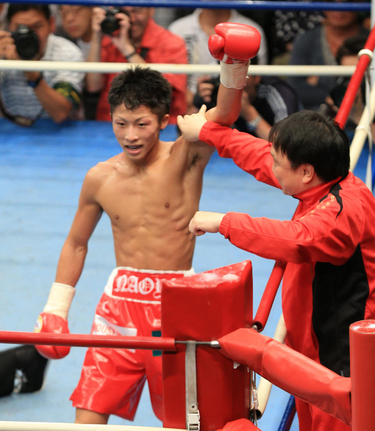 プロデビュー戦に勝利した井上尚弥（2012年10月撮影）