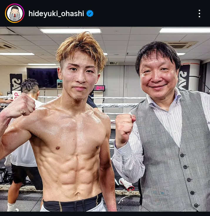 ジムワークを打ち上げた井上尚弥（左）と大橋秀行会長（大橋会長のインスタグラムから）