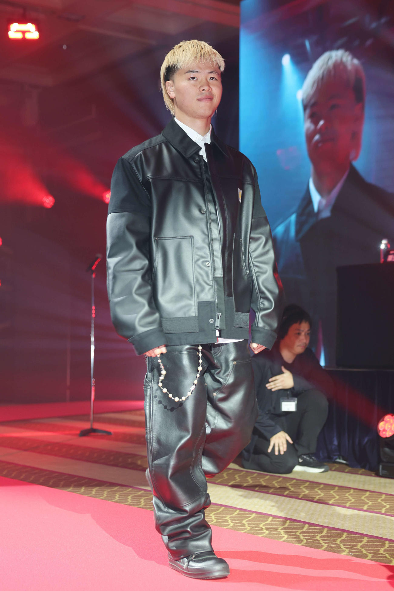 「Prime Video Boxing 14」記者会見に入場する那須川（撮影・宮地輝）